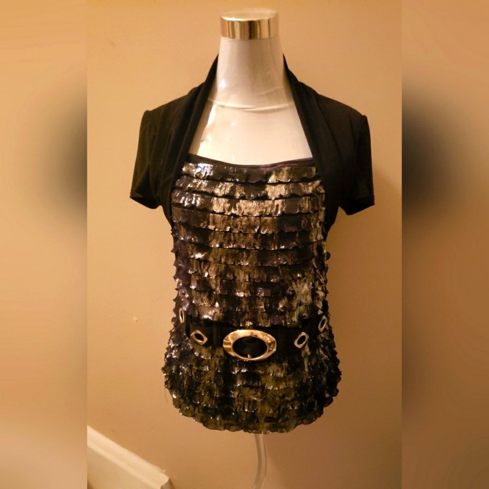 2/$35 Unique Style Top size small